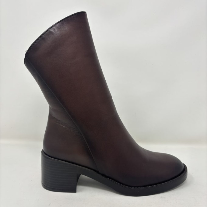 vueva stivaletto in pelle tacco 6